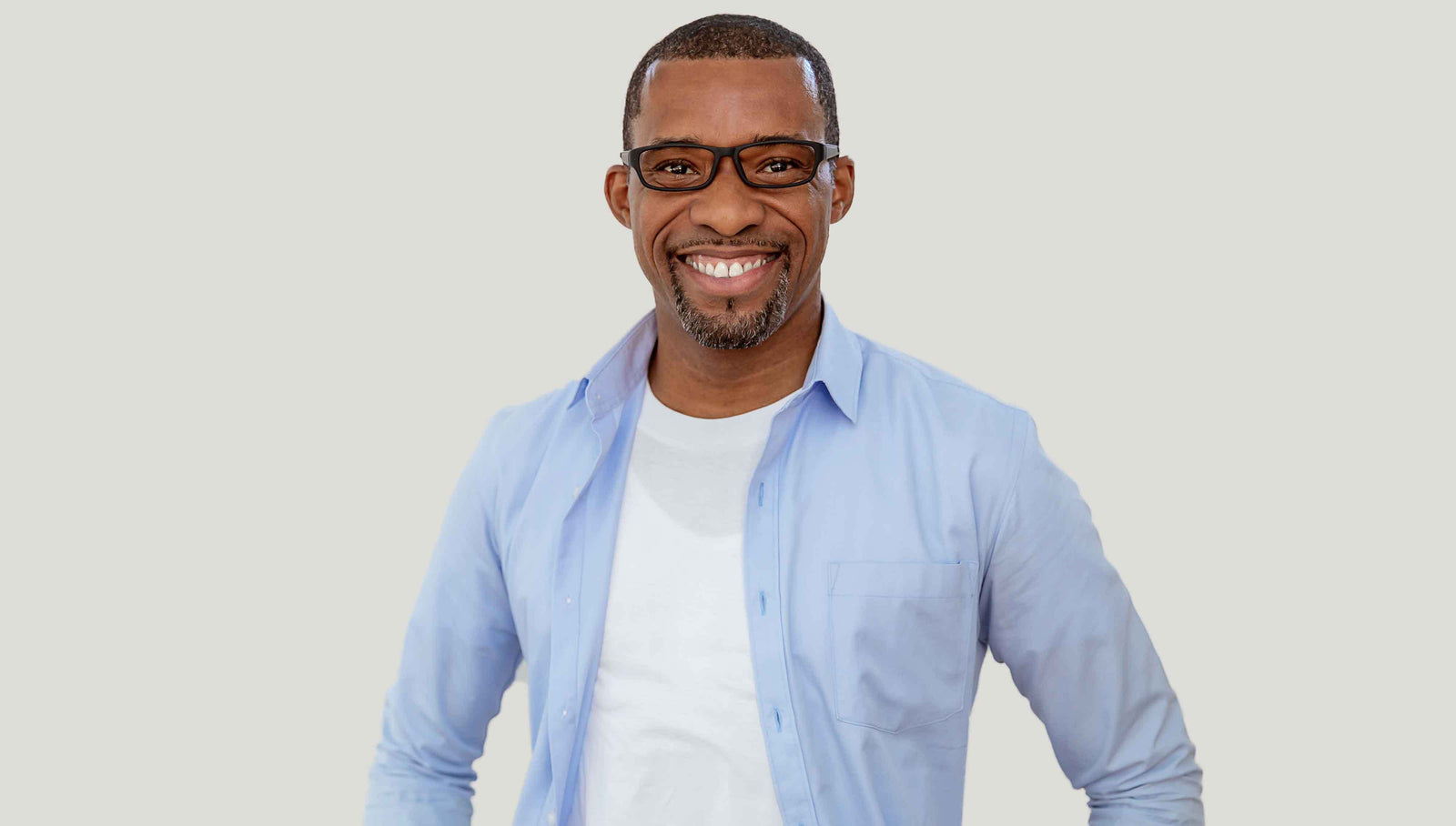how to hide sweat stains by layering